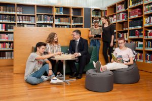 (c) Treffpunkt Bibliothek_Lechner - Jugendliche1